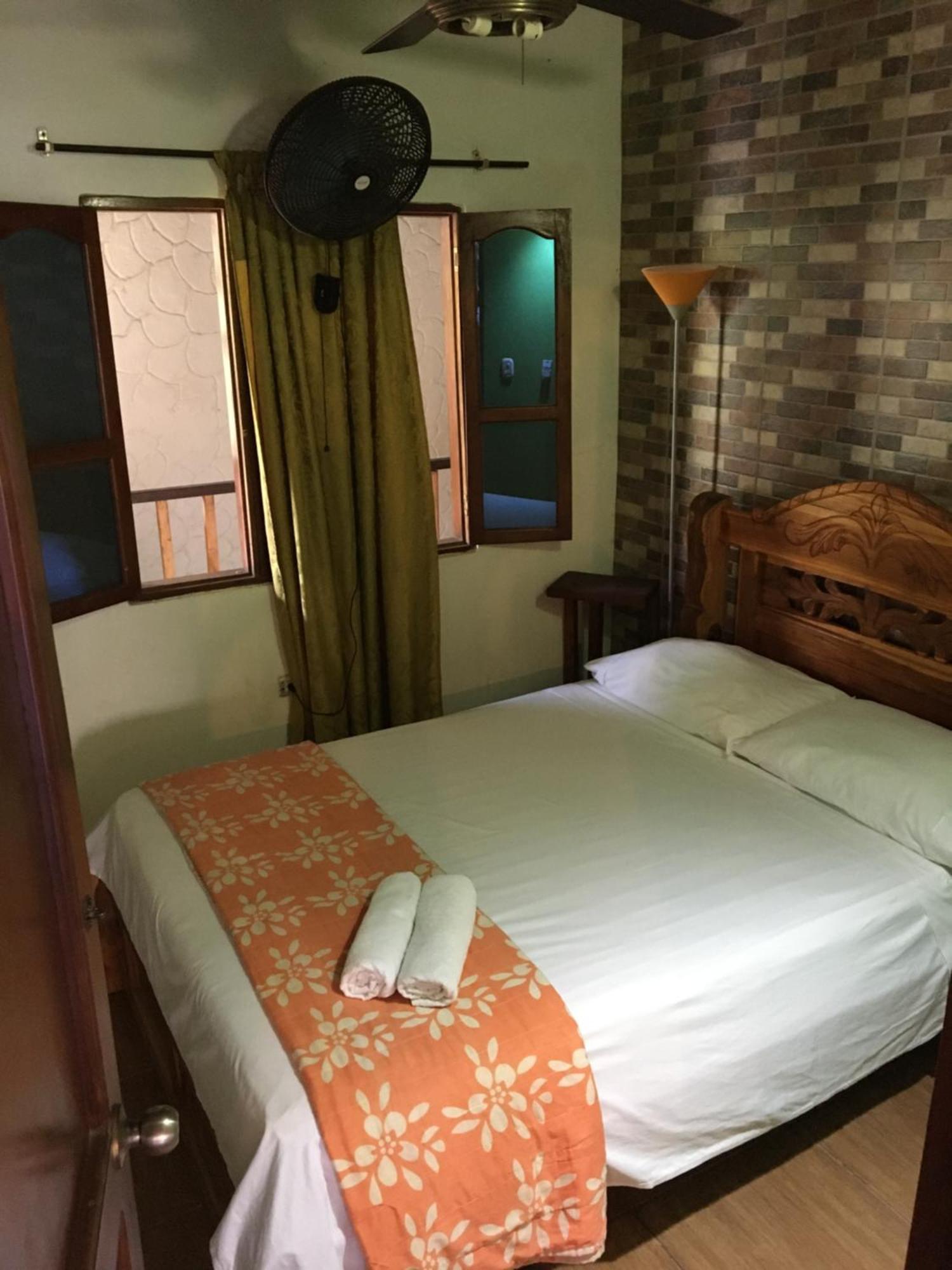 מינקה Hostal Los Wichos מראה חיצוני תמונה