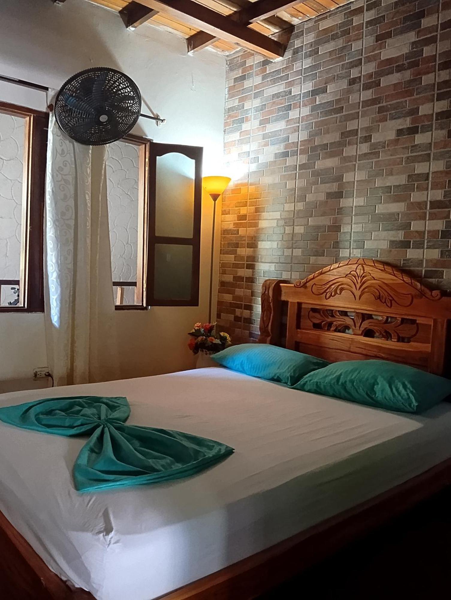 מינקה Hostal Los Wichos מראה חיצוני תמונה
