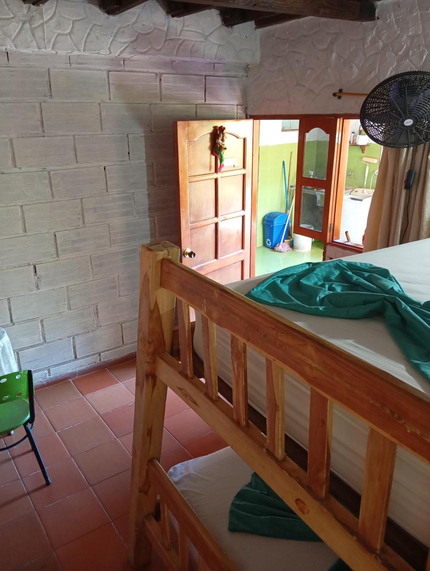 מינקה Hostal Los Wichos מראה חיצוני תמונה